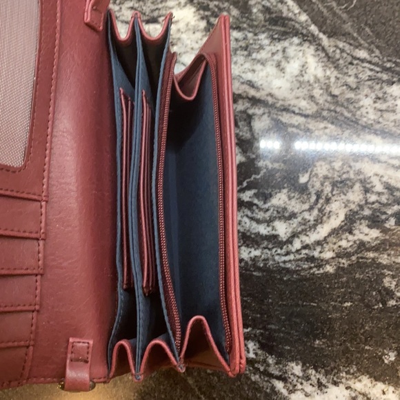 Matt & Nat wallet w/ removable crossbody strap. NWT - Picture 4 of 6